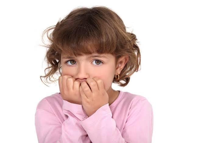 5 خطوات لعلاج «الخوف» عند الطفل