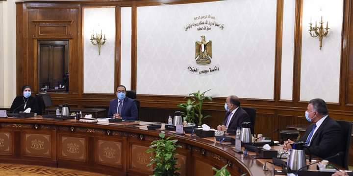 رئيس الوزراء يتابع خطوات إقامة المجمعات الصناعية والحرفية بمناطق المبادرة الرئاسية «حياة كريمة»