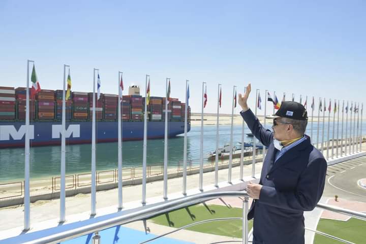 أسامة ربيع: قناة السويس تشهد عبور 87 سفينة كأعلى معدل عبور يومي للسفن