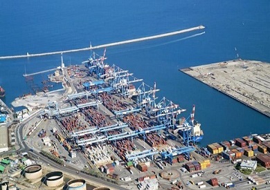 ميناء العين السخنة.. أكبر ميناء محوري بالبحر الأحمر | فيديو