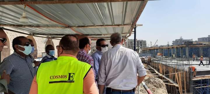 نائب وزير الإسكان يتفقد تطوير “منطقة سور مجرى العيون” بالقاهرة
