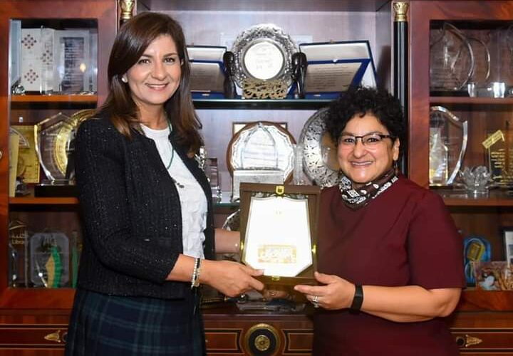 وزيرة الهجرة تستقبل فنانة مصرية بالخارج تعلم الألمان العامية المصرية منذ 20 عامًا