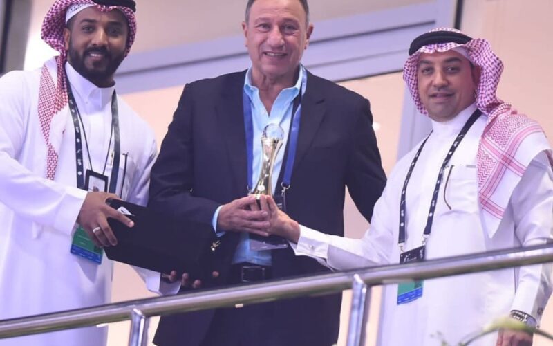 الاتحاد السعودى لكرة اليد يكرم الكابتن الخطيب