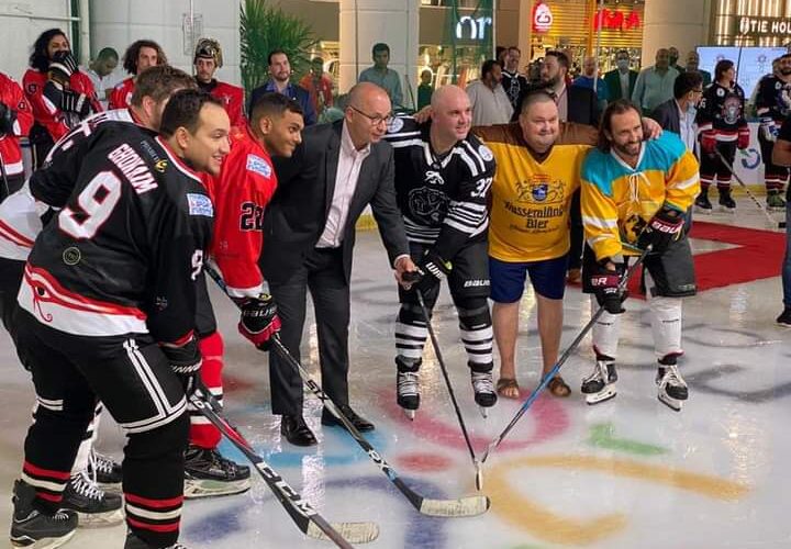 انطلاق أول بطولة دولية لهوكي الجليد بمصر