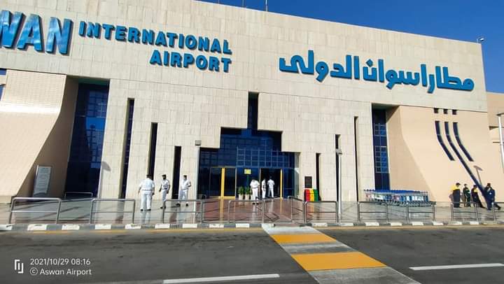 وزير الطيران المدني يتفقد مطار أسوان استعداداً لاستقبال الكثافة التشغيلية مع بدء الموسم الشتوي
