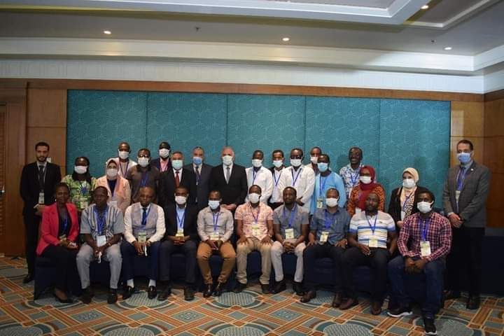 وزير الري يلتقي 22 من المتدربين الأفارقة