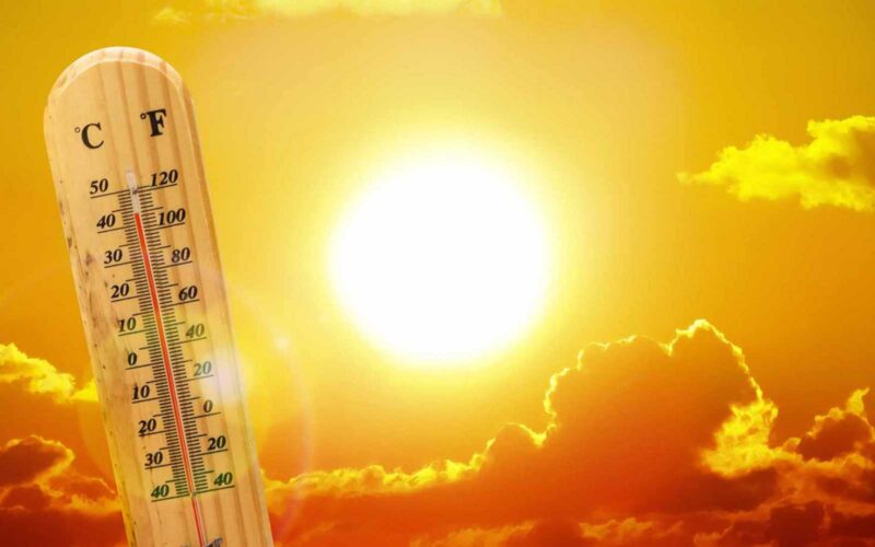 طقس غدًا.. مائل للحرارة وشبورة مائية حتى الـ8 صباحًا