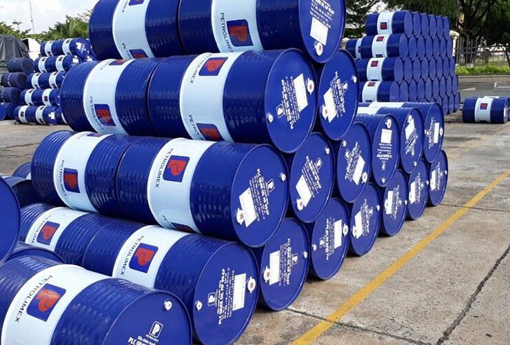 تراجع أسعار البترول بعد زيادة كبيرة في مخزونات الولايات المتحدة