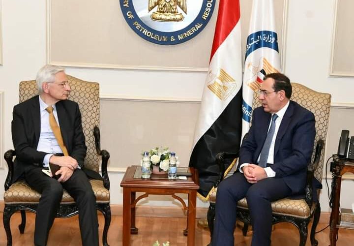 مباحثات مصرية فرنسية لتعزيز التعاون في قطاع البترول والغاز