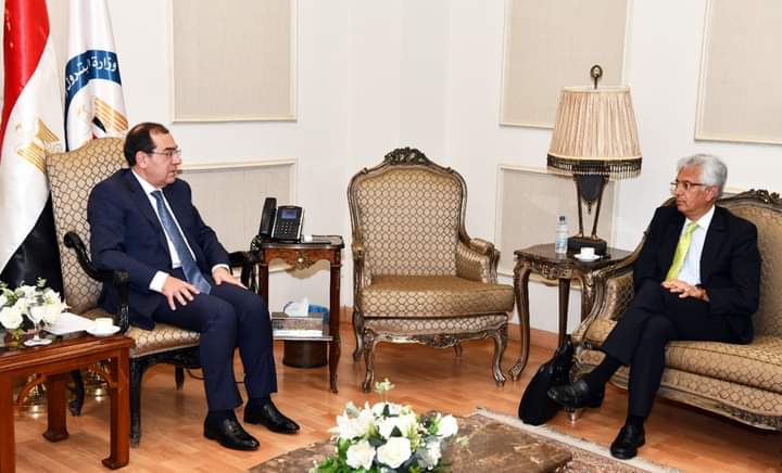 وزير البترول:استخدام الغاز الطبيعي المضغوط في تموين السيارات ومشروعات التحول الرقمي