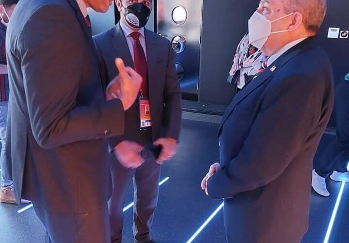 وزير الإنتاج الحربي.. يشيد بمعروضات الجناح المصري والإماراتي في “إكسبو 2020”