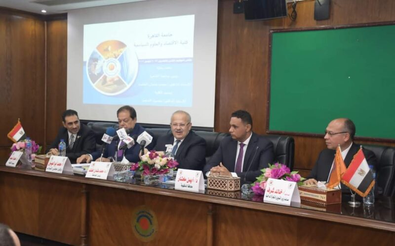 رئيس جامعة القاهرة يفتتح ملتقى «التوظيف الـ 22 بكلية الاقتصاد والعلوم السياسية»