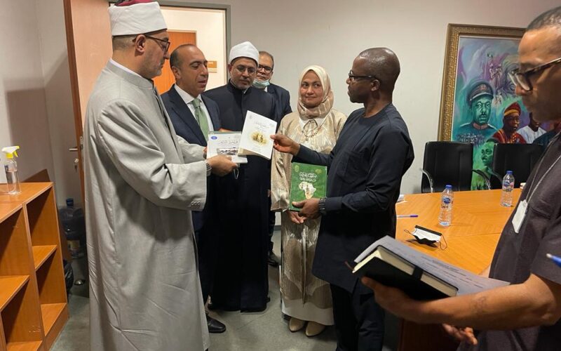 وفد الأزهر بنيجيريا يواصل جولته المكثفة بلقاء مستشار الأمن القومي وأعضاء البعثة الأزهرية