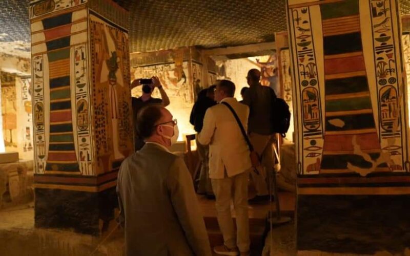 35 سفيرًا في زيارة للبر الغربي ومقبرة الملكة نفرتاري بالأقصر