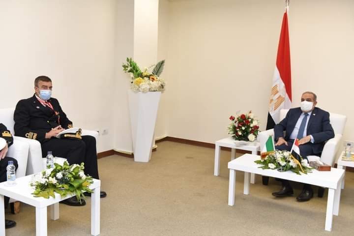 وزير الإنتاج يبحث سبل التعاون المشترك مع إيطاليا في مجال الصناعات العسكرية
