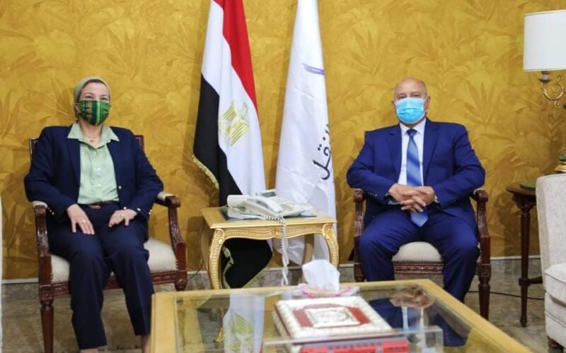 وزيرا النقل والبيئة يبحثان استخدام التقنيات الحديثة لإعادة تدوير المخلفات بأرض مدفن الطوب الرملي بمدينة نصر