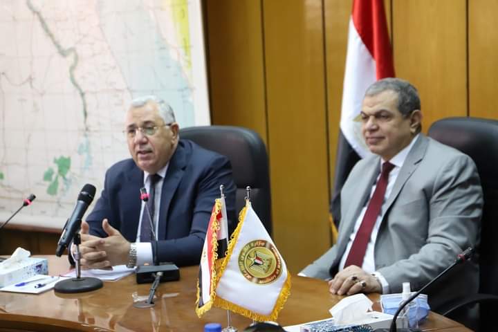 وزيرا القوي العاملة والزراعة يشهدان توقيع بروتوكول تعاون لرعاية العاملين في القطاع الزراعي