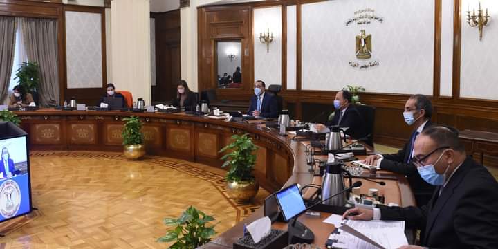 مدبولي يوجه بعقد اجتماع كل أسبوعين للجنة المعنية بالتحضير لمؤتمر تغير المناخ “COP 27” لضمان المتابعة المستمرة للترتيبات اللازمة له