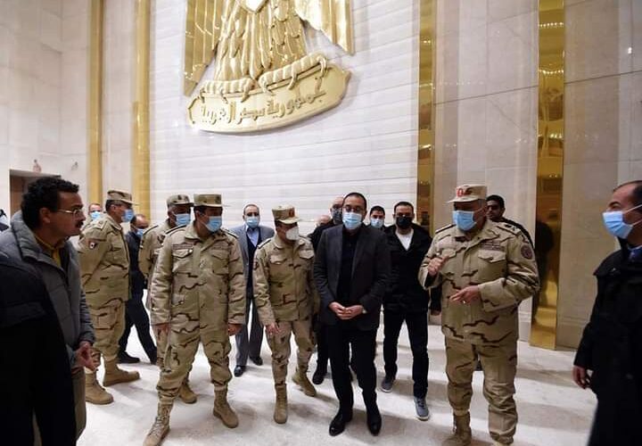 رئيس الوزراء يتفقد سير الأعمال بمباني البرلمان وميدان ساري العلم بالعاصمة الإدارية الجديدة |صور