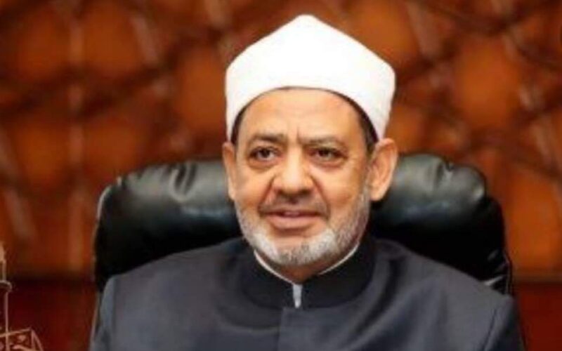 شيخ الأزهر يدعو قادة العالم لإطفاء نيران الحروب وإنقاذ الضعفاء والمشردين