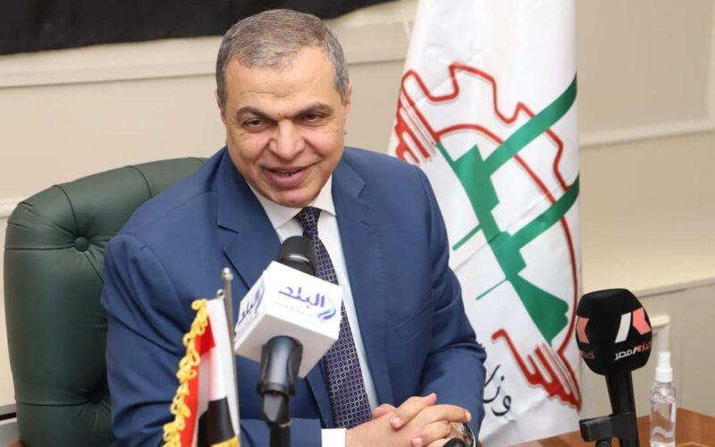 القوى العاملة: تعيين 813 منهم 22 “قادرون باختلاف” بأسيوط   