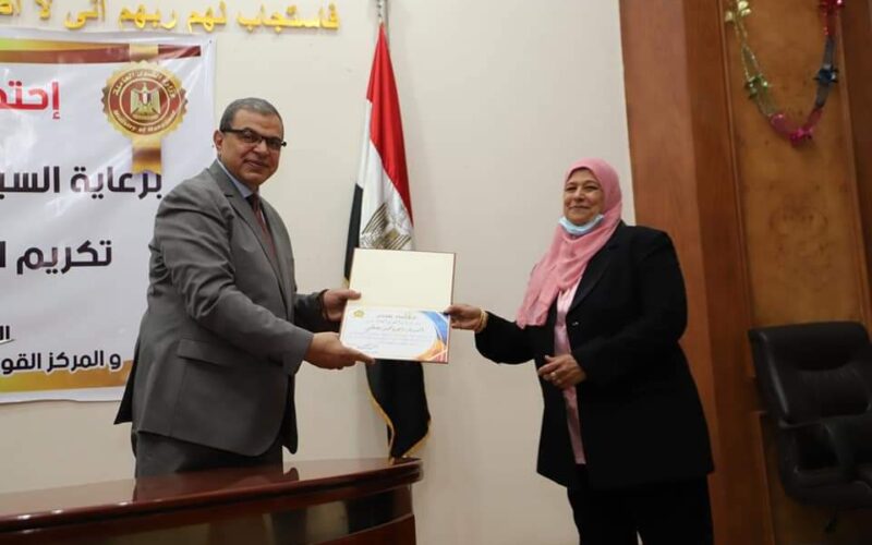 وزارة القوي العاملة سعفان يكرم 86 أماً و12 موظفة مثالية بمناسبة عيد الأم