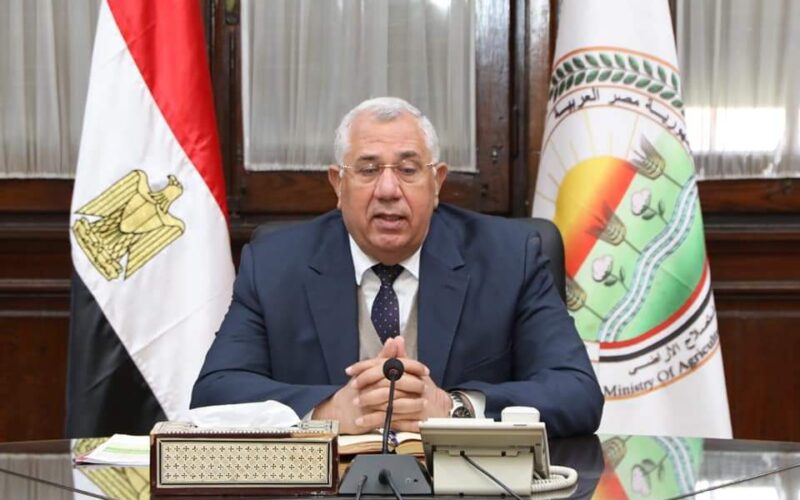 وزير الزراعة يجتمع مع مديريات الزراعة لبحث الاستعداد لموسم حصاد وتوريد القمح 