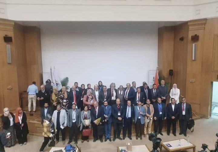 طب بشري سوهاج تشارك بالمؤتمر الأول للتطبيب عن بعد بالقاهرة