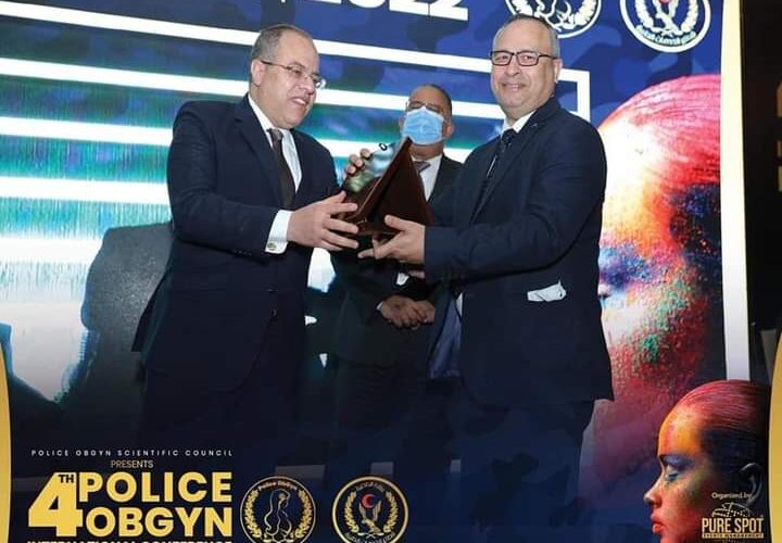 قطاع الخدمات الطبية بوازرة الدخلية يكرم الدكتور حسين أبو الغيط عميد كلية طب بنين الأزهر بالقاهرة