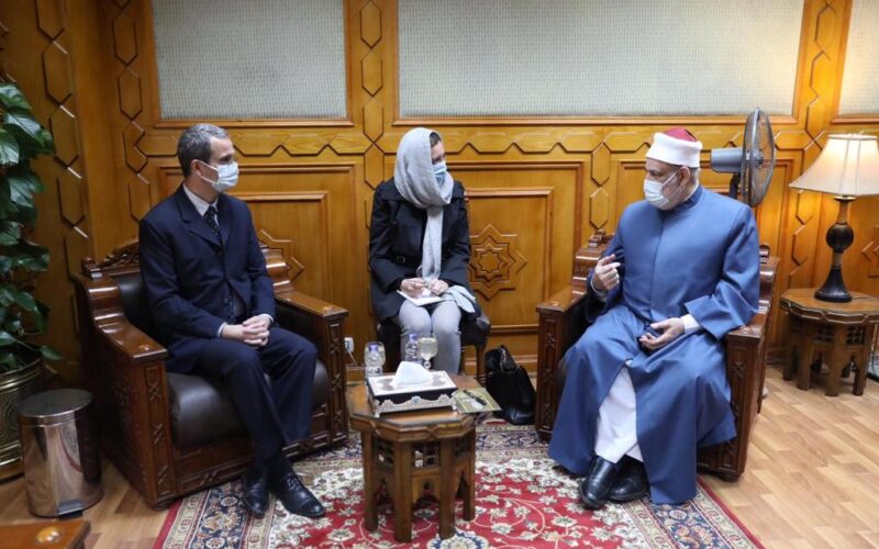 الضويني: الأزهر مستعد للتعاون مع كل المؤسسات المعنية بمساعدة المتضررين والمشردين حول العالم