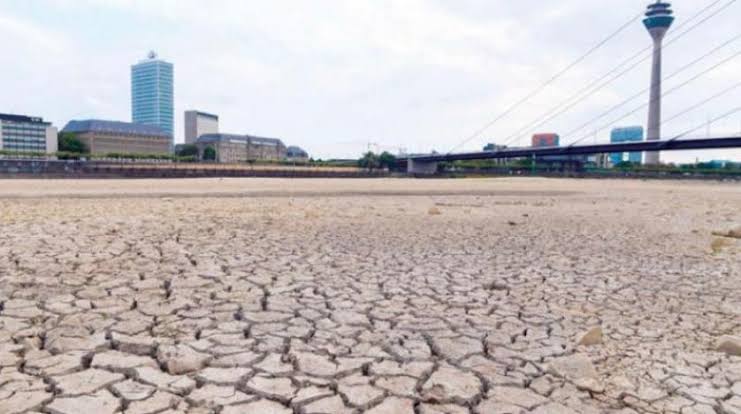 إجلاء 3000 شخص من بلدة بورجو فيرجيليو بإيطاليا.. وحظر استخدام خراطيم المياه من 26 أغسطس.. وقيود علي استخدامها في المنازل.. إجراءات شديدة في الدول الأوروبية لمواجهة الجفاف