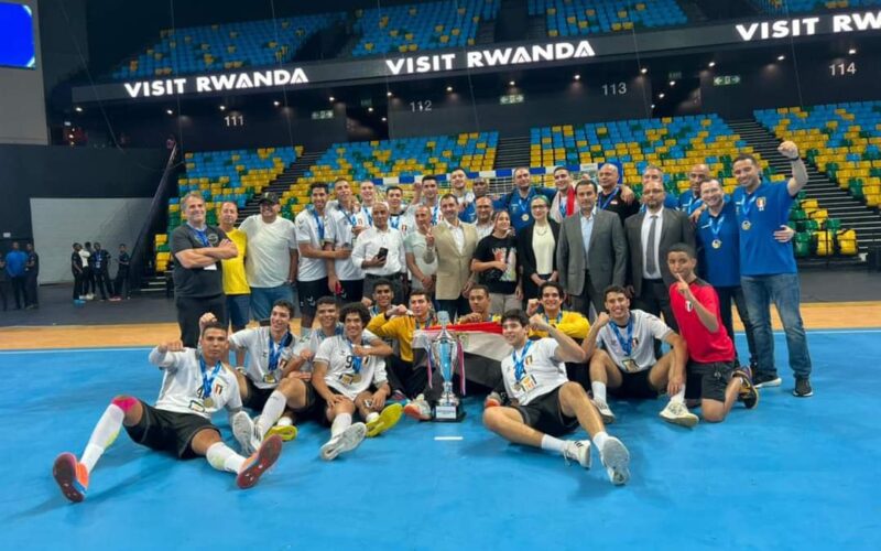 منتخب شباب اليد أبطال أفريقيا.. بعد الفوز على الجزائر في النهائي بنتيجة 35 – 15