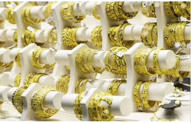 جنون المعدن الأصفر.. أسعار تاريخية اليوم الجمعة والجرام يتخطي 1200 جنيه