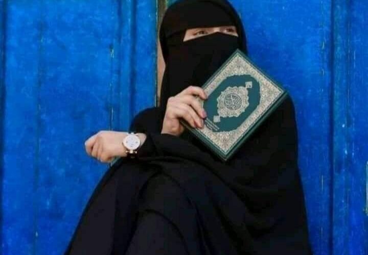 ما حكم خلع النقاب للمرأة بعد ارتداءه؟.. “الإفتاء” توضح