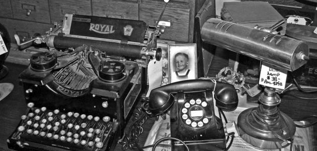 منها كبائن الهاتف والجرامافون.. 8 اختراعات لم تعد موجودة في عصرنا الحالي