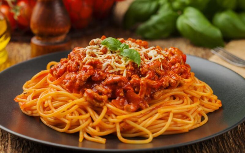 مكرونة بالصلصة مع المقليات..أكلات موفرة في رمضان