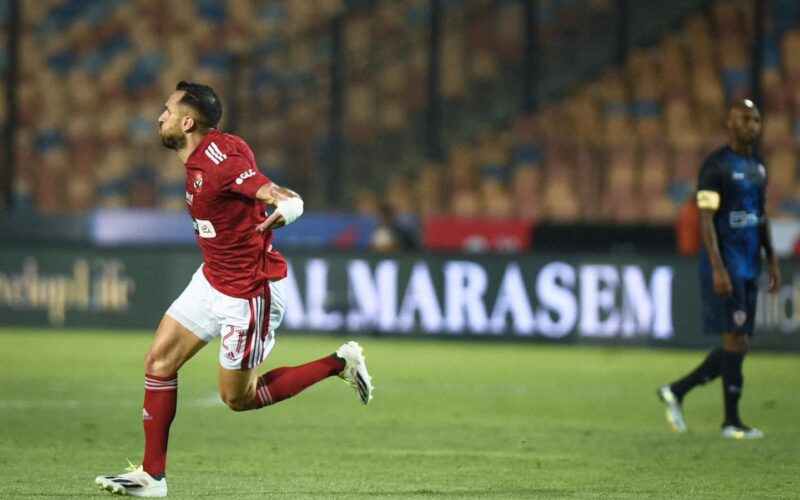  الأهلي يكتسح الزمالك في الديربي.. ويؤكد جدارته بالفوز بالدرع