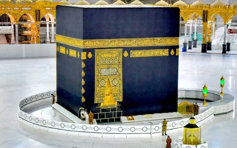 تعرف على أول أفعال «النبي» لحظة ولادته.. وأهم ما قيل في المولد النبوي