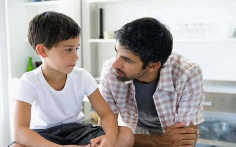 التربية الحديثة..تعرف على مميزاتها وسلبياتها..ولماذا لا يتقبلها الآباء؟