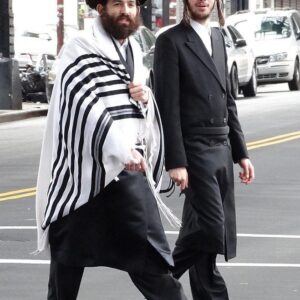 رجال يهود الحريديم 
