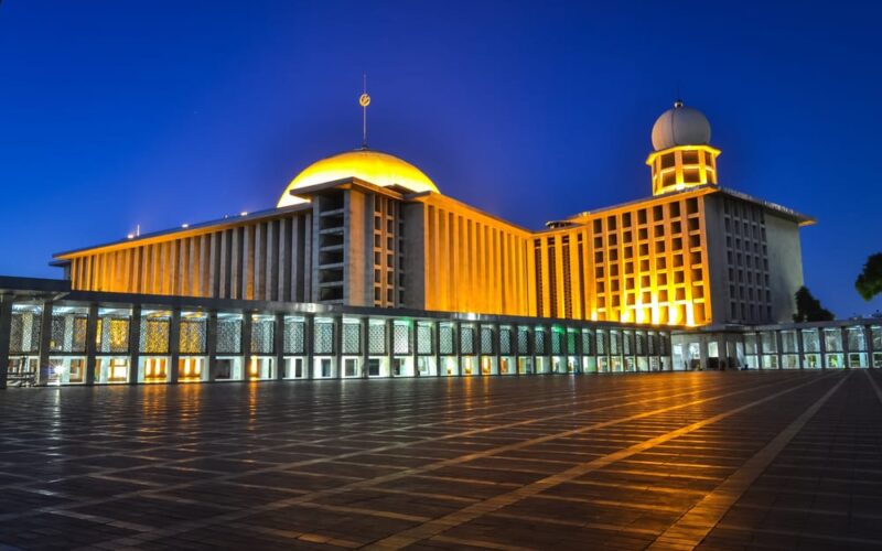 رمضان في إندونيسيا.. دق الطبول فرحًا.. وتناول الكولاك