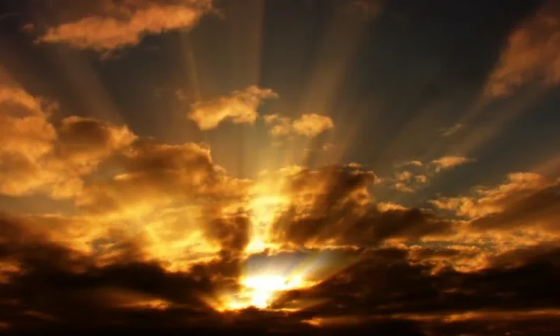 سقوط الشهب من السماء وانشقاق إيوان كسرى.. 15 معجزة صاحبت مولد النبي