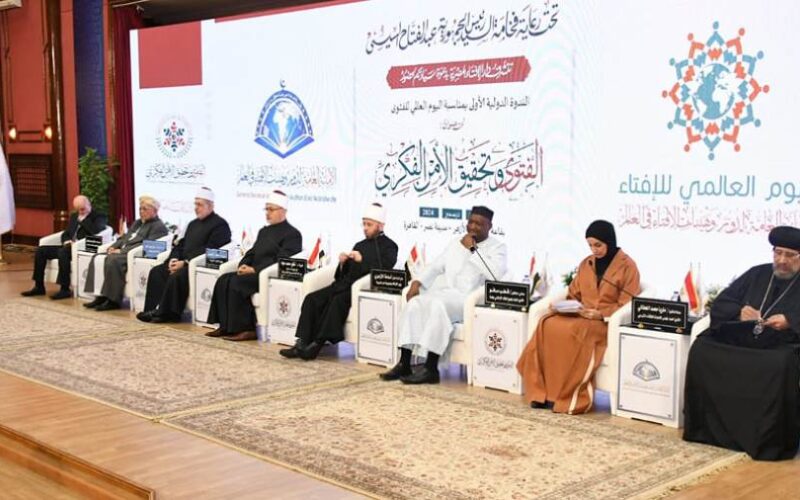 خطورة الإفتاء الافتراضي.. 3 تحديات تواجه العلماء في عصر الفوضى الرقمية